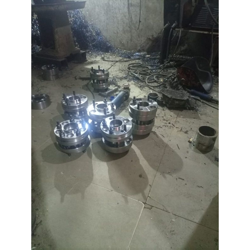 Adaptor velg mobil custom pcd dari 6x139 ke 4x114 dari lubang baut 6 ke lubang baut 4 - bahan besi p