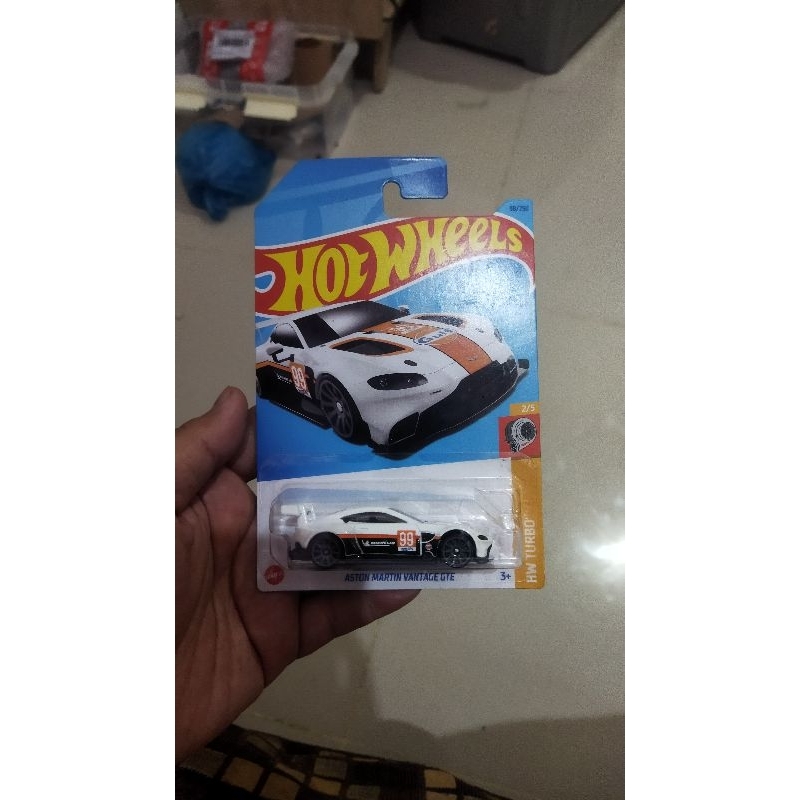Hot Wheels Aston Martin Putih