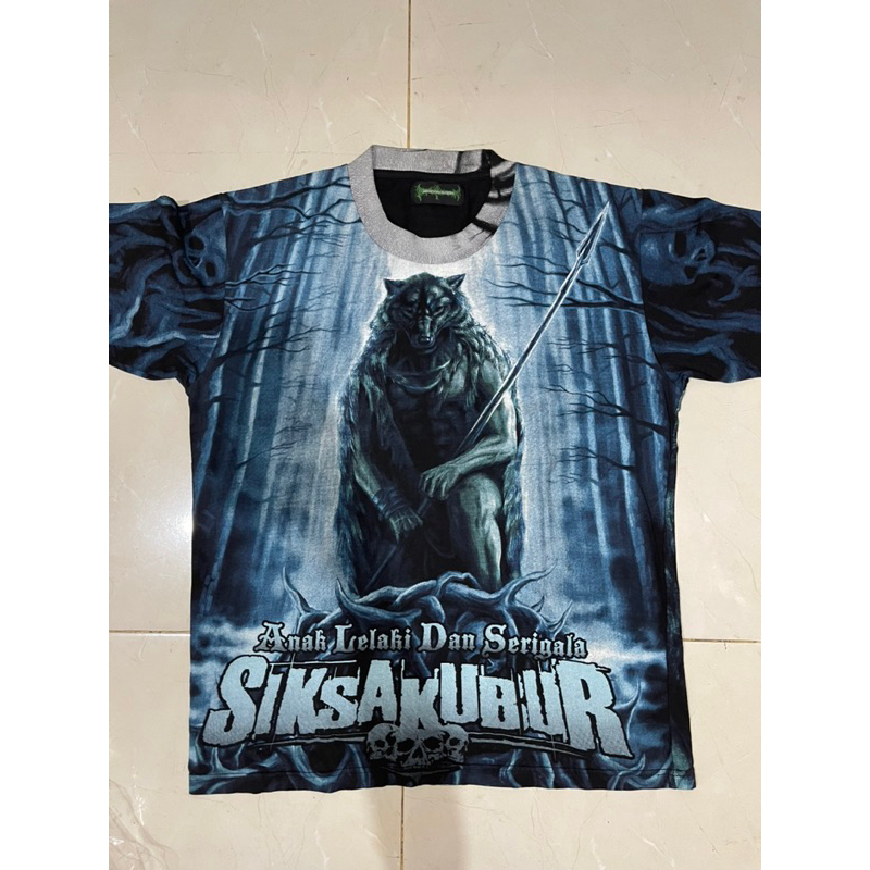 Tshirt bandmetal siksa kubur overprint anak lelaki dan serigala original official merch