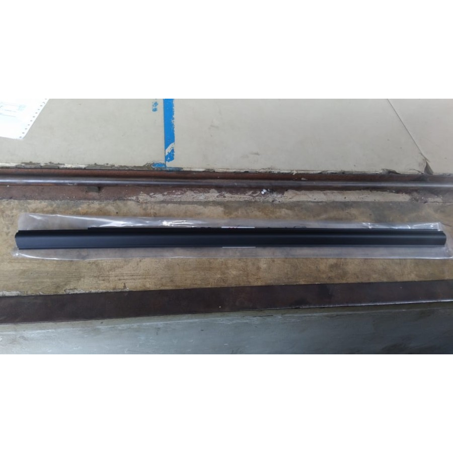 Plipit Pelipit Kaca Luar Belakang Suzuki APV ASLI SGP