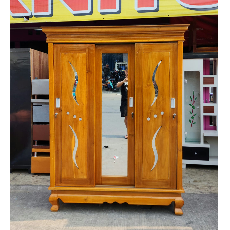 Lemari Baju Kayu 3 Pintu Sliding