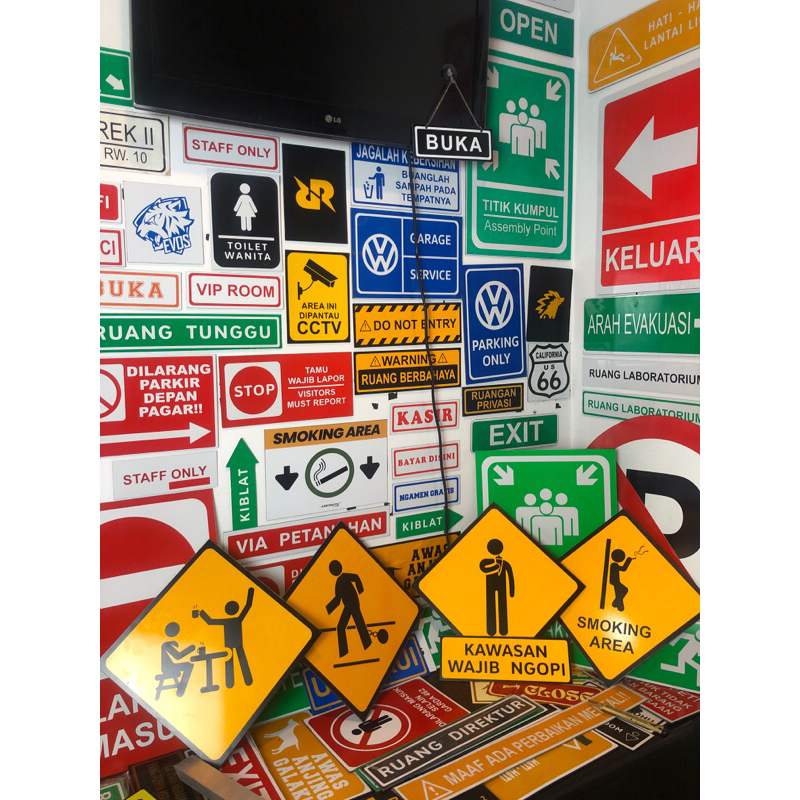 

CUSTOM SIGN PAPAN SIGN NAVIGASI MOBILITAS SUKA SUKA SESUAI DENGAN KEMAUAN ANDA BEBAS