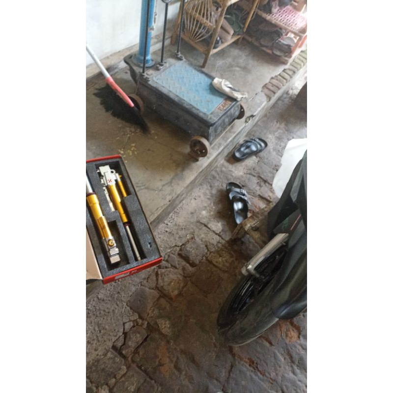 SHOCKBREAKER  depan KTC KITACO untuk motor vario beat scopy110