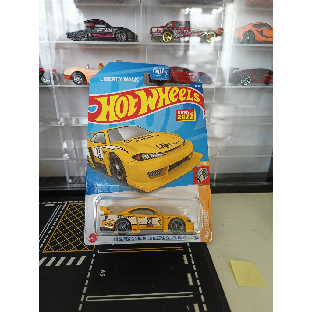 Hot wheels Nissan Silvia S15 LBWK kuning