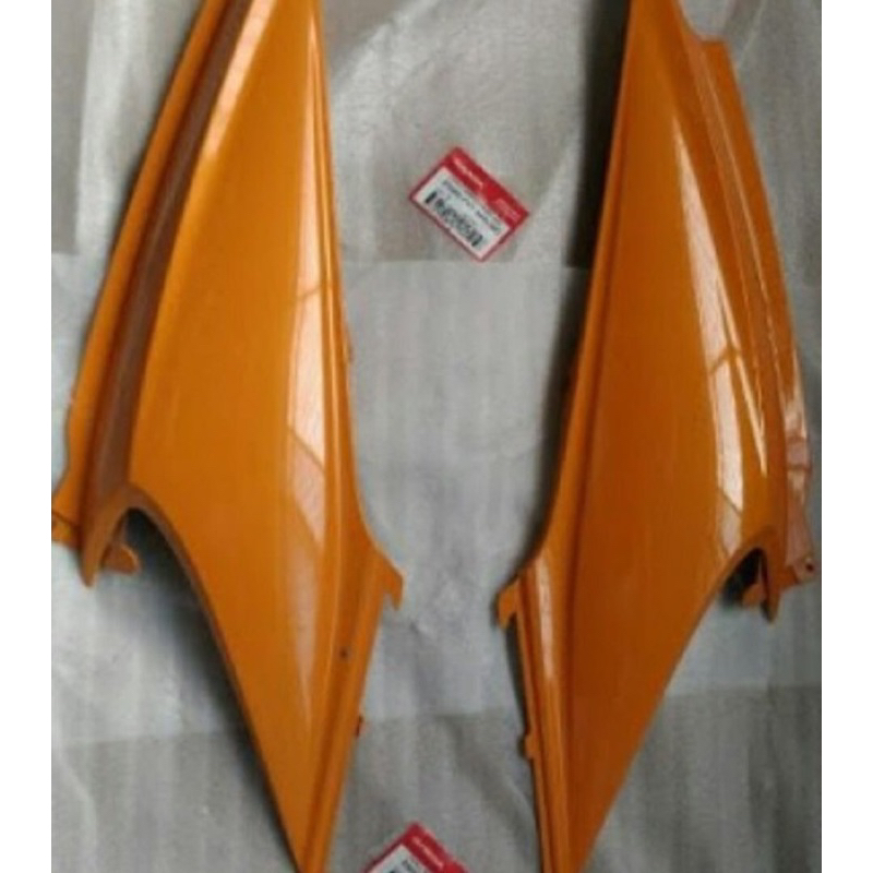 83500-KVY-960CBO 83600-KVY-960CBO Cover Body Samping Kiri Kanan Honda Beat Karbu Original Orange