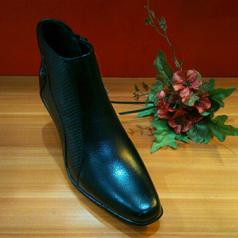 Sepatu Scorpion 13501
