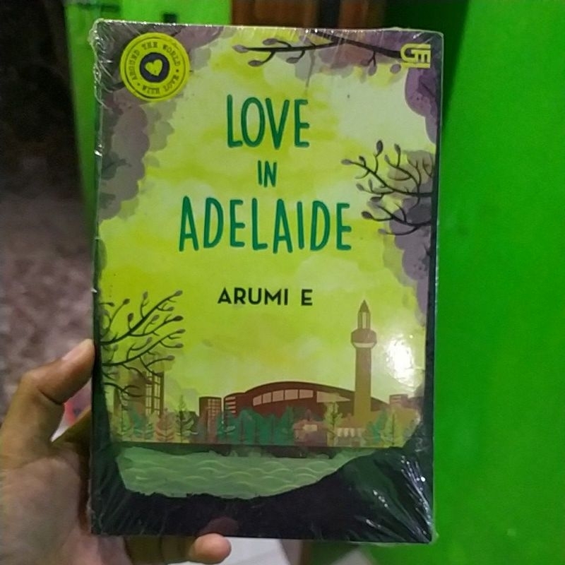 Novel Remaja: Love in Adelaide//Pengarang Arumi E