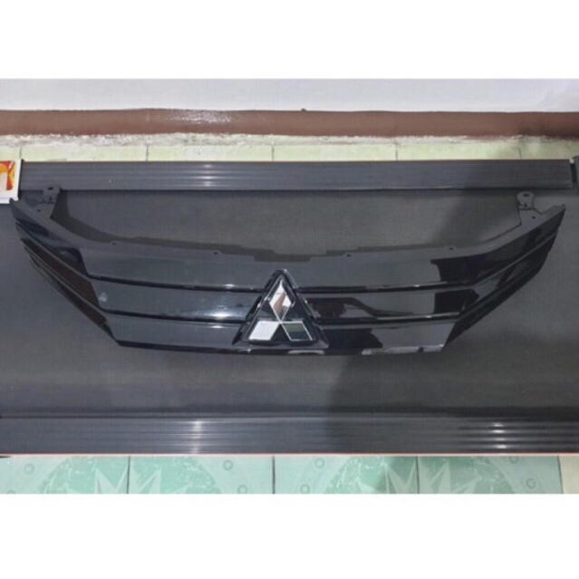 GRILL XPANDER EXCEED HITAM 2019 ORIGINAL MITSHUBISI - SECOND