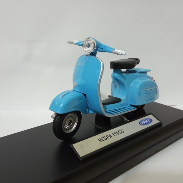 Diecast motor vespa 150CC biru Miniatur motor klasik welly skala 18 murah m