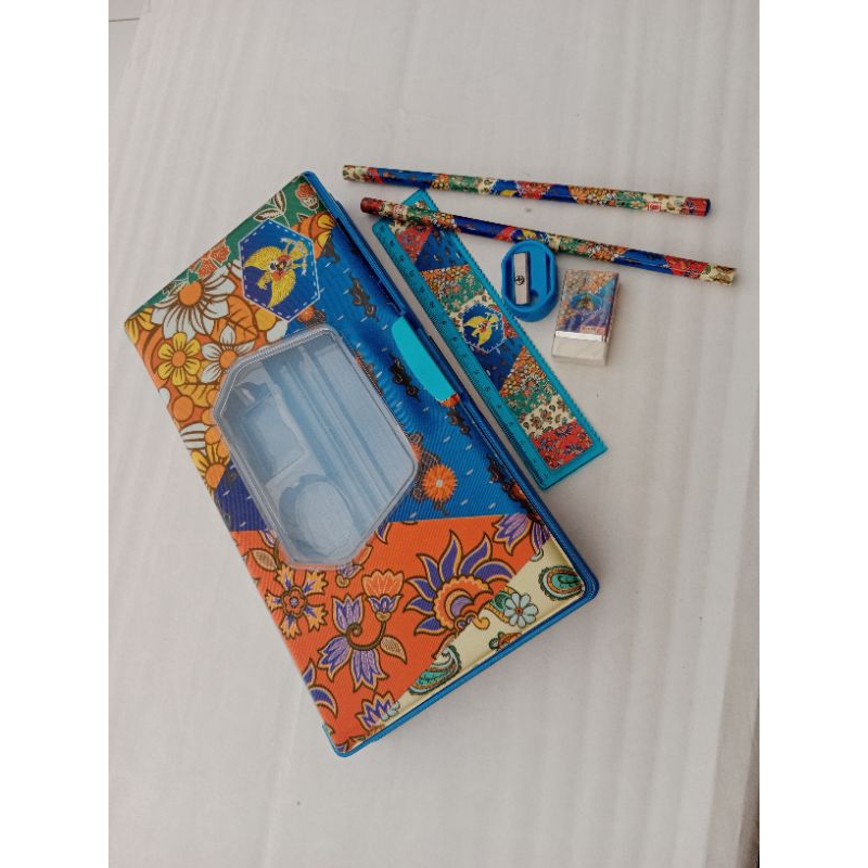 

Tempat pensil satu set/tempat pensil magnet/tempat pensil motif