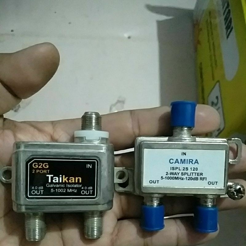 Splitter Antena TV 2 way Splitter Signal TV 2way 2Cabang Taikan dan camira, ada penangkal petirnya