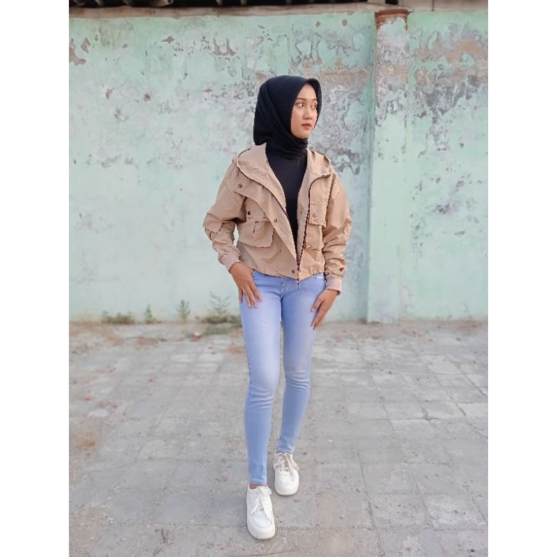 jaket crop wanita/jaket crop parasut wanita/jaket wanita/jaket cewe/atasan wanita