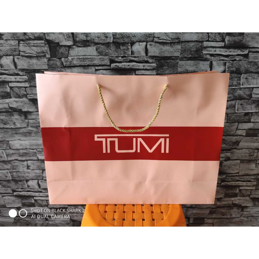 

TUMY PAPER BAG BAHAN TEBAL DAN MENGKILAT