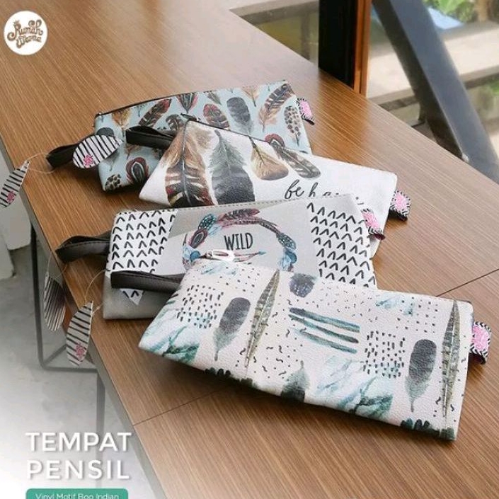 

Tempat Pensil Rumah Warna