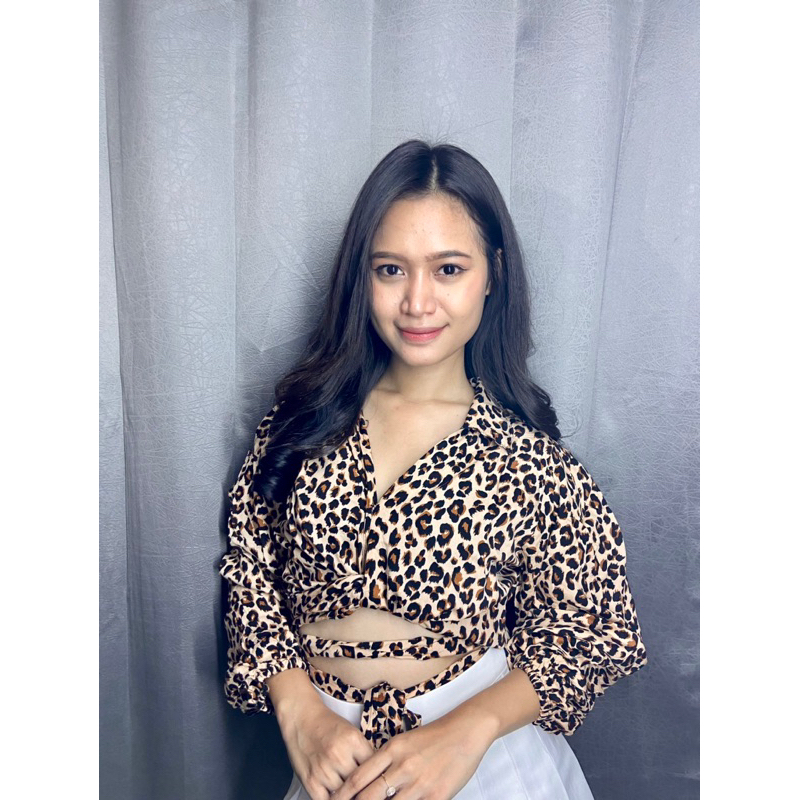 Atasan Leopard Crop Top