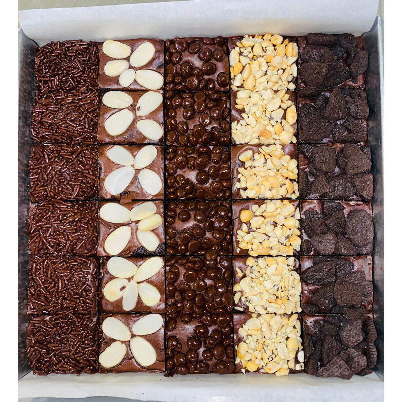 

(SEMI FUDGY) BROWNIES 20x20CM DRAK CHOCOLATE