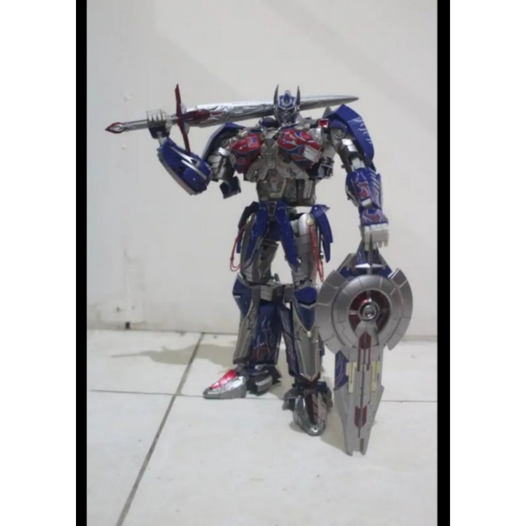 UT-R 02 CHALLENGER UNIQUE TOYS Optimus Prime
