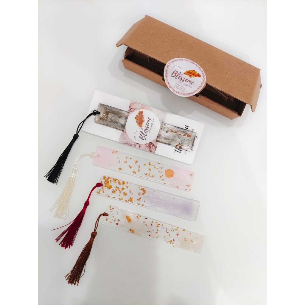 

Bookmark Resin Pembatas Buku Resin Art Tassel