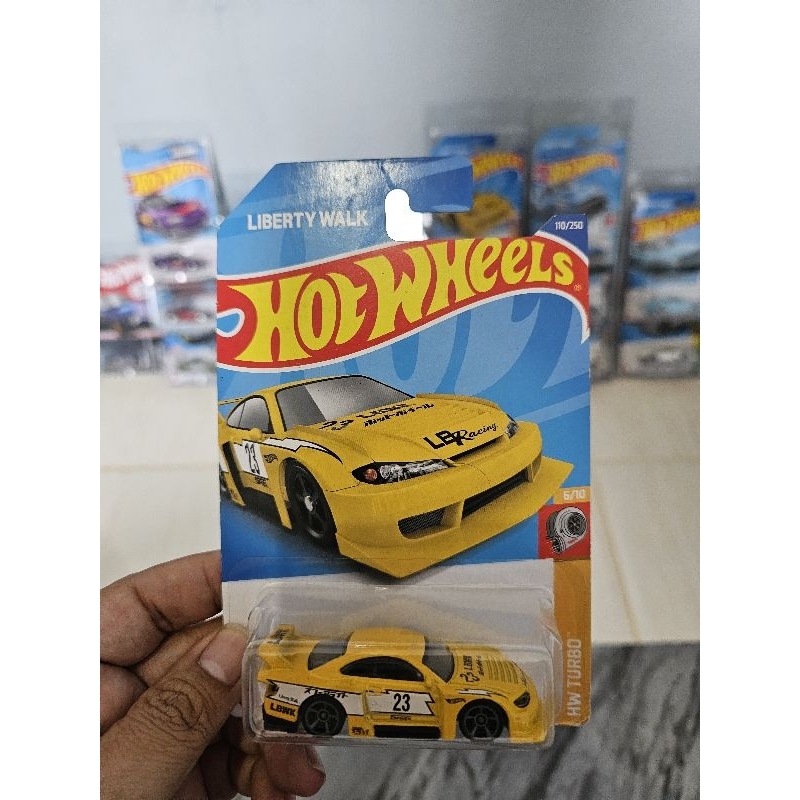 Nissan S15 LBWK Kuning