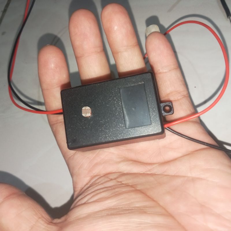 Pengontrol lampu DC 12V sensor cahaya