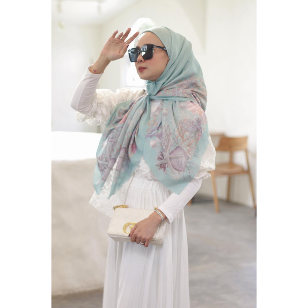 Maleagrina Series Yarashyma Scarf