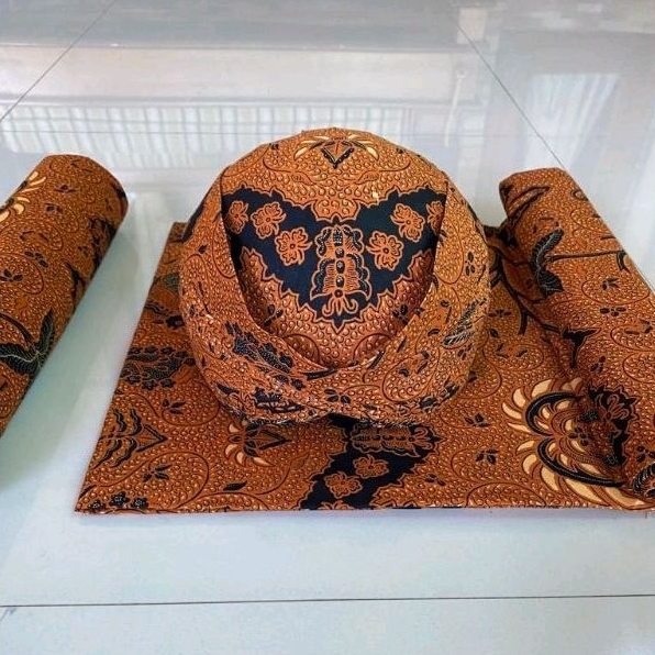 Jarik Set Blangkon Motif Wahyu Tumurun Sogan