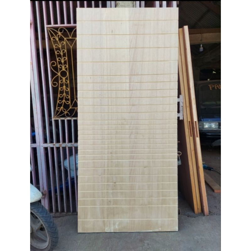 Kusen Pintu Single berikut Daun Pintunya Minimalis Modern