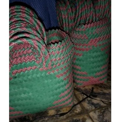 tas anyaman plastik // Tas anyaman bahan lurik// ukuran sedang // tas hampers