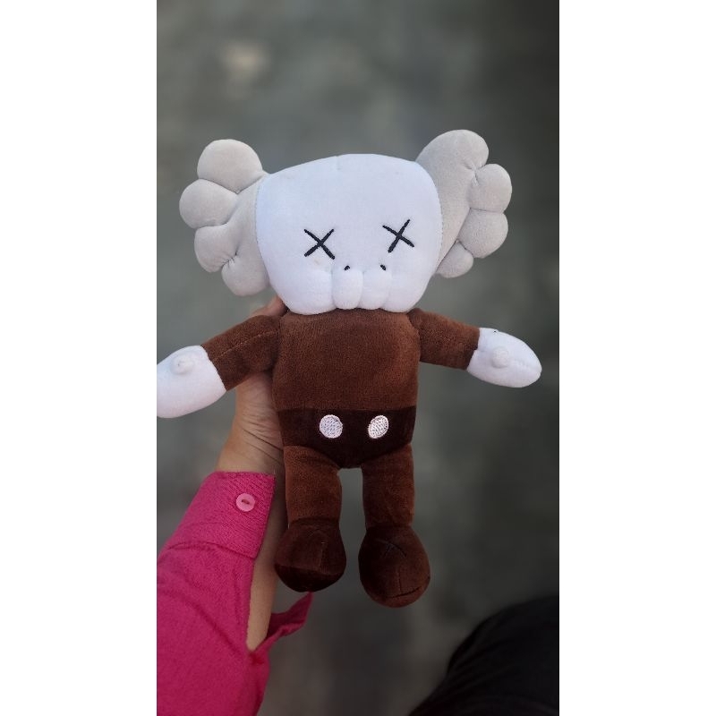 KAWS BONEKA