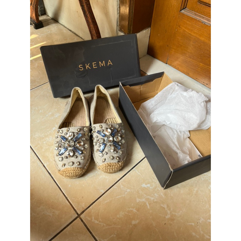 preloved sepatu skema