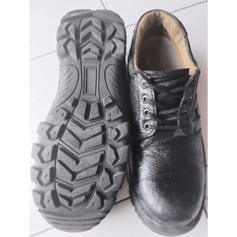 Sepatu Safety Second