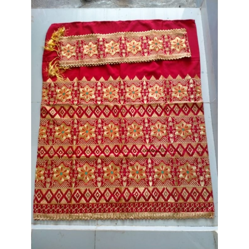 tapis bordir 3 tingkat melati merah