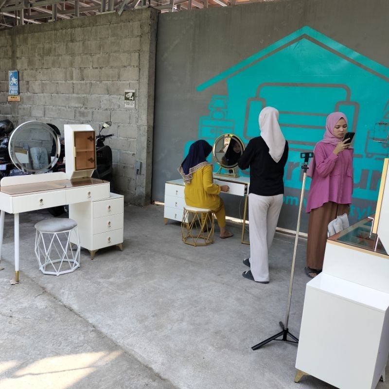 Meja rias marmer import