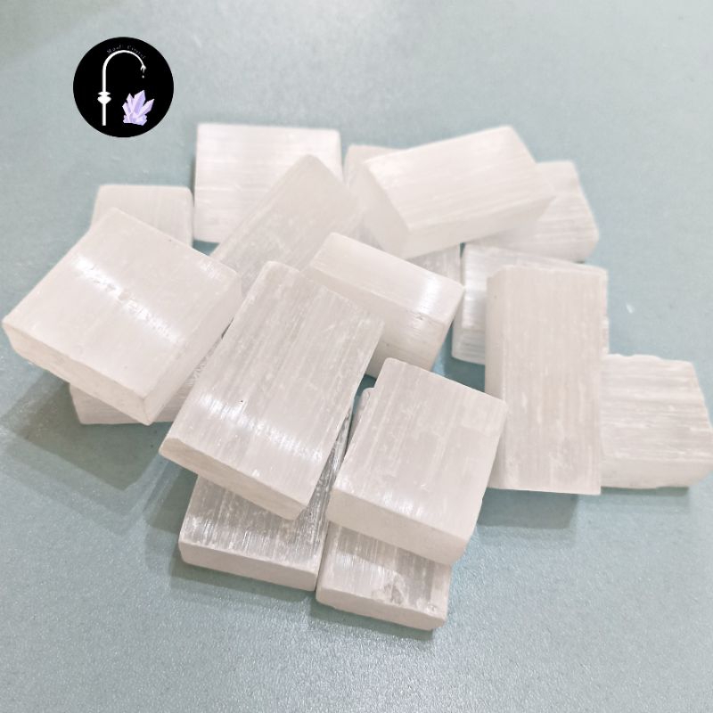 Selenite Maroko Cube Persegi Mix Lebih Besar