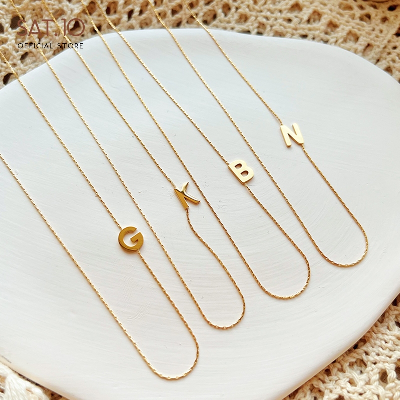 SAT.10 Kalung Klavikula Initial Huruf Design Liontin Miring Titanium Berlapis Emas 18K SAT-FCA4131