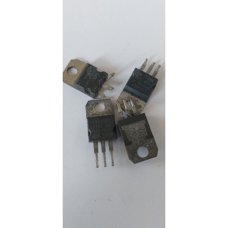 ic regulator 7805 bekas ori cabutan