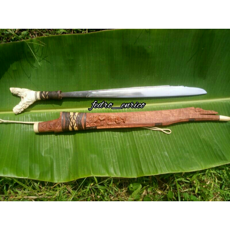 Mandau Khas Benuaq Hulu tanduk