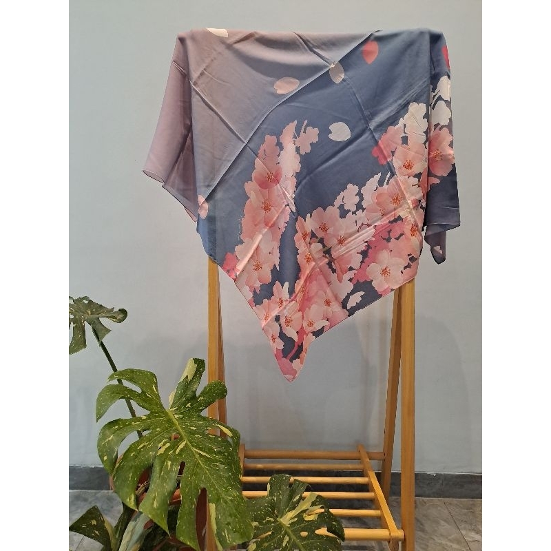 preloved jilbab segiempat zayana (cotton organic) sakura blue petals