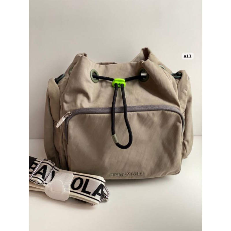 tas byl TAUPE NYLON CORD BUCKET BAG