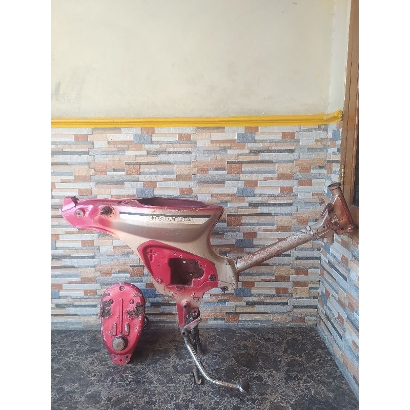 Kerangka motor honda super cup honda C70