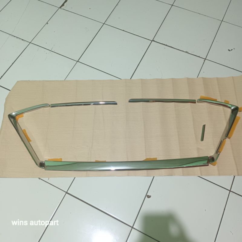 lis lis grill depan bemper daihatsu sigra set 6pcs crom original