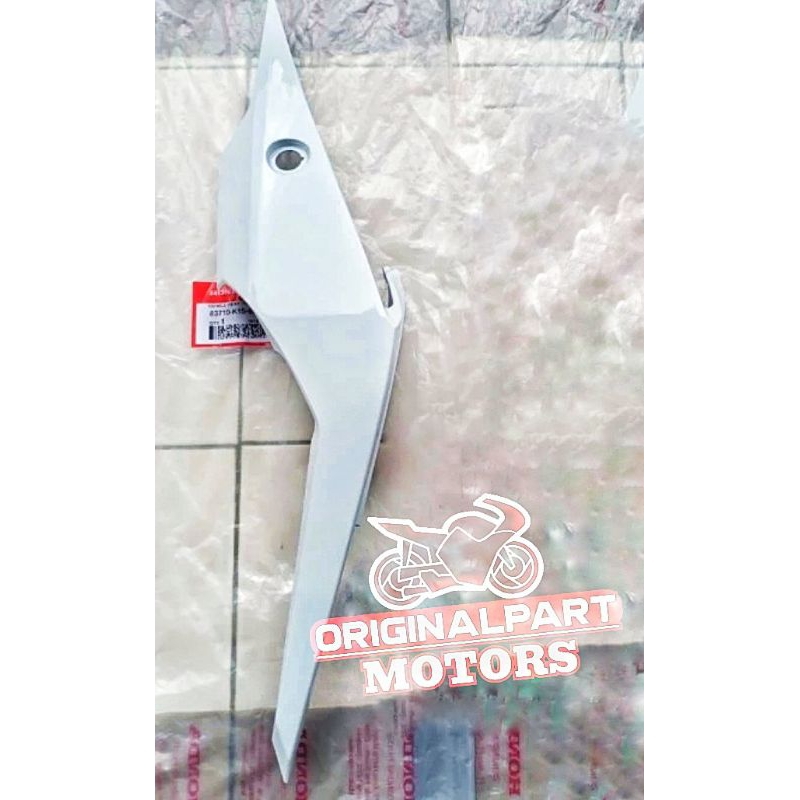 Cowl Right R Rear White New CB150R Cover Body Belakang Samping Kanan Putih Honda New CB 150R StreetF