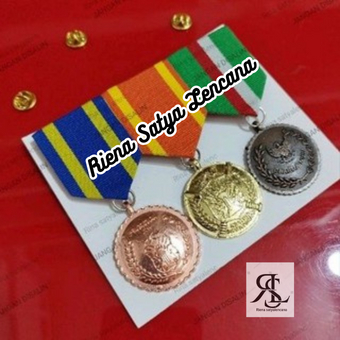 DISKOOON medali polisi kesetiannya 8 tahun,ksatria bhayangkara,Darmanusa