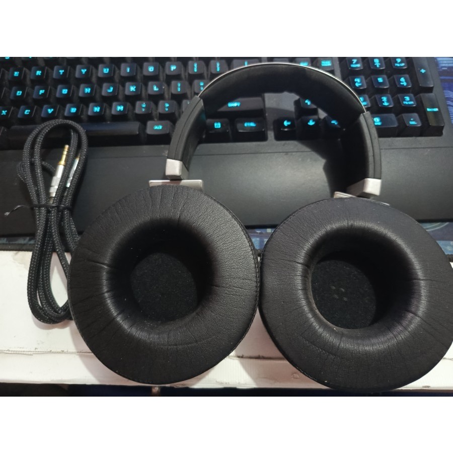 Headphone AKG K551