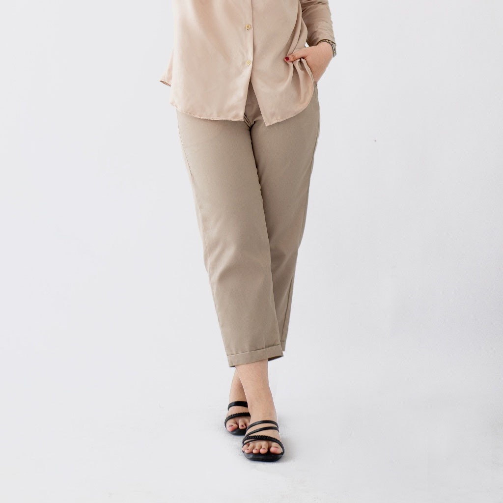 SRIWA Celana Kerja Wanita Ankle Pants Dengan Saku CP12