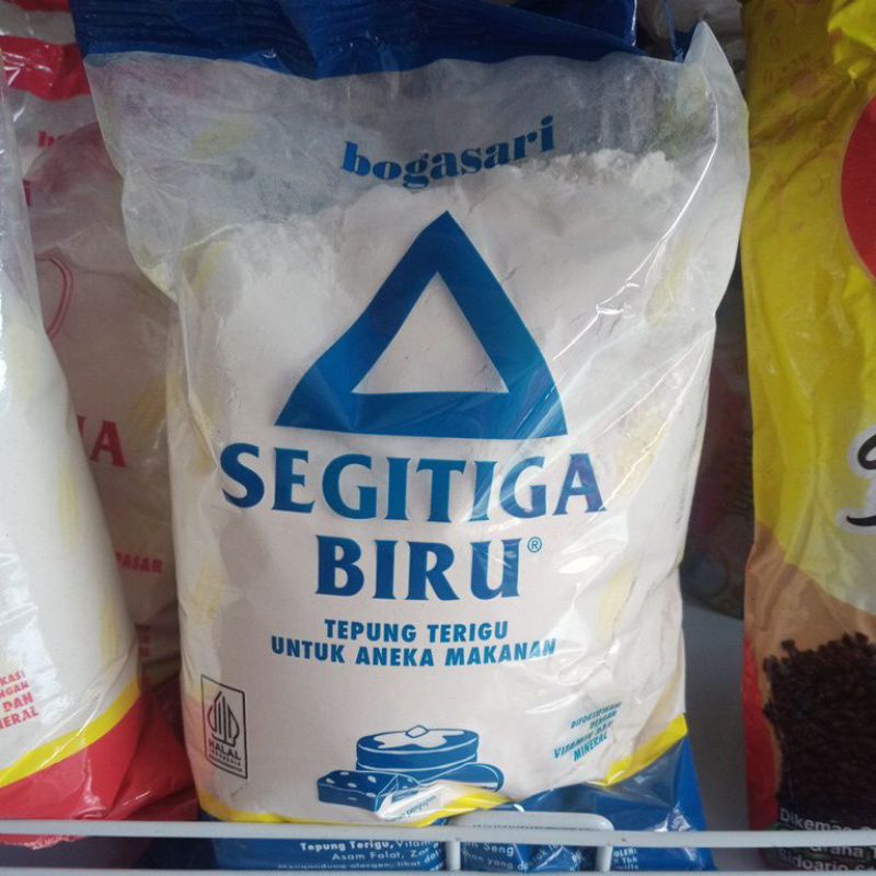 

tepung terigu segitiga biru 1kg