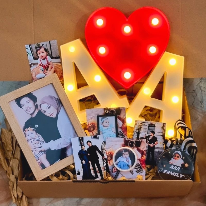 

Kado Pernikahan / Hadiah Nikah / Hampers Wedding Lampu Custom