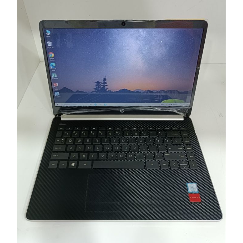 Laptop HP 14s-cf0xxx intel core i5 8Gb ssd 256Gb 14inch bekas mulus