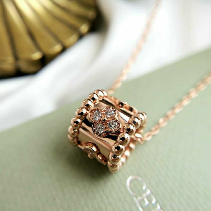 Kalung VCA Perlee Necklace