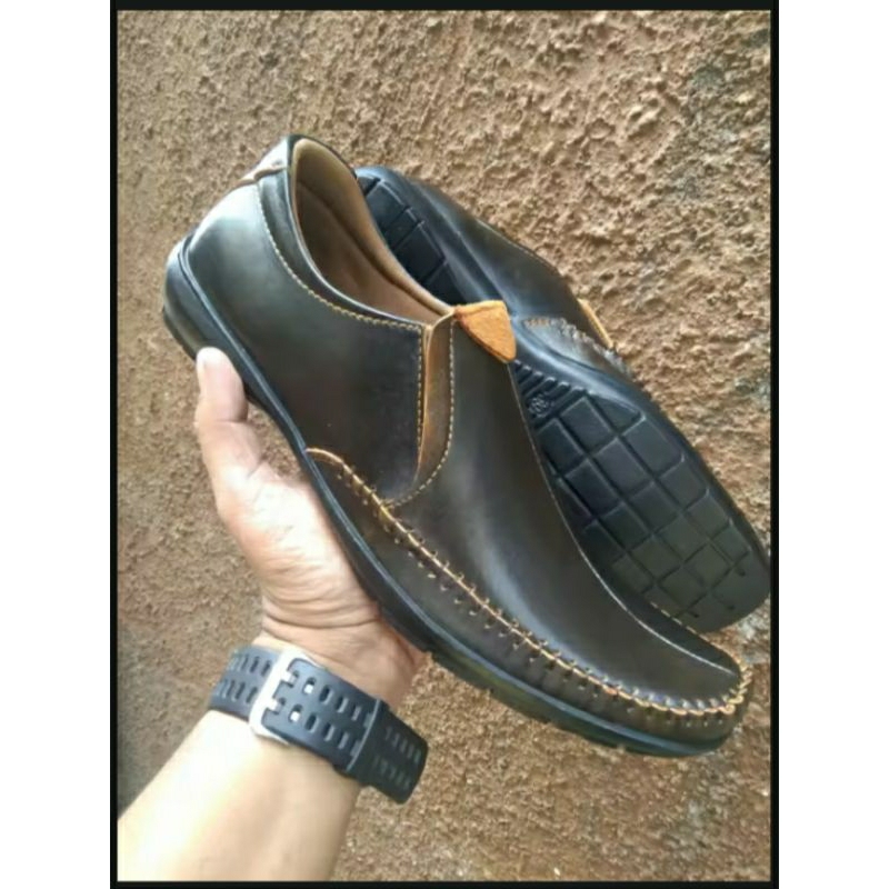 SEPATU CASUAL PRIA BERBAHAN KULIT PREMIUN HIGH